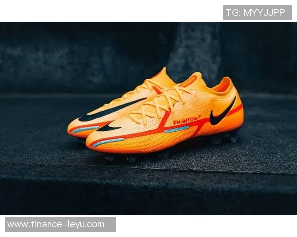 探索Nike足球鞋的卓越性能与舒适体验，助你在赛场上尽显风采